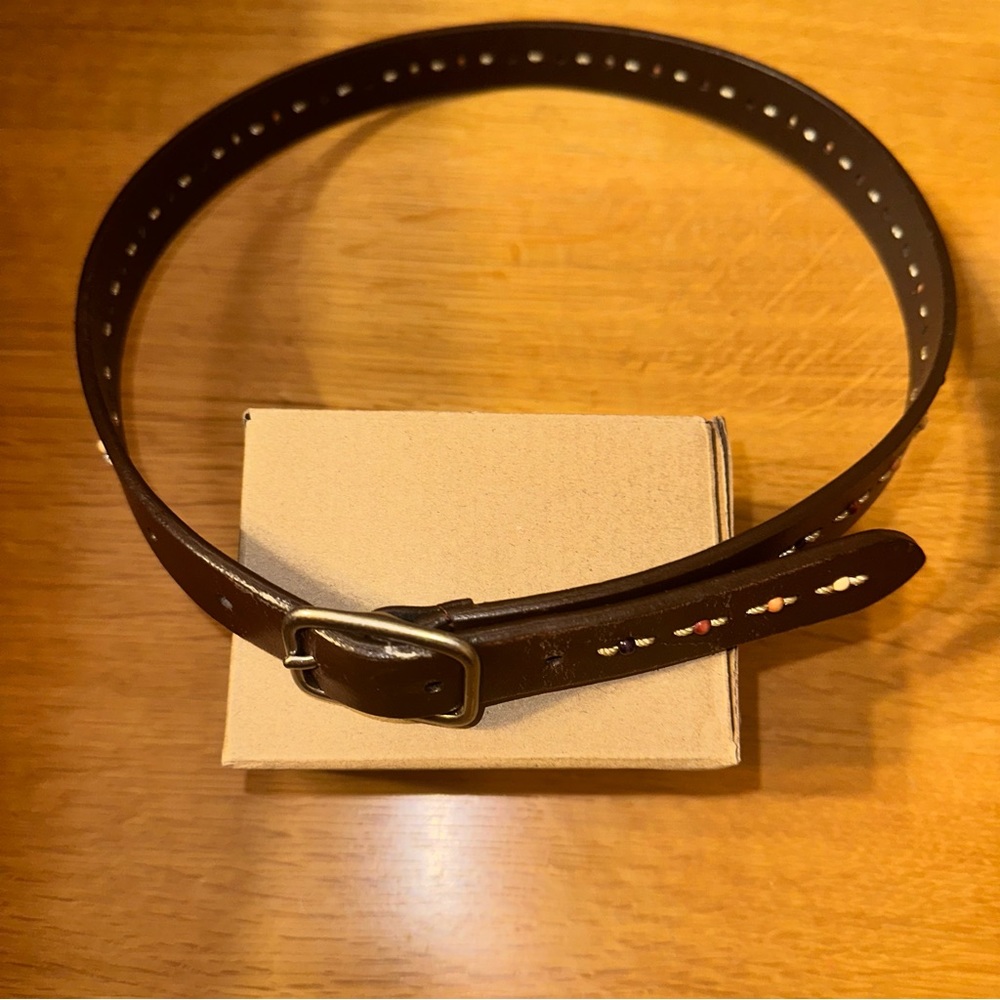 Liz Claiborne leather belt size S 27” around your waist